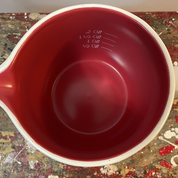 Never Used Rae Dunn XOXO Measuring Cup - Picture 9 of 12